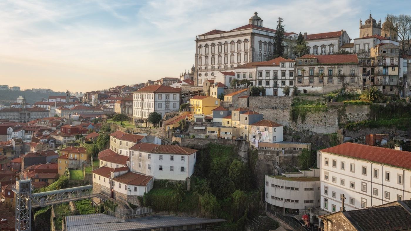 Vista do Porto, cidade com forte exigência em alojamento local