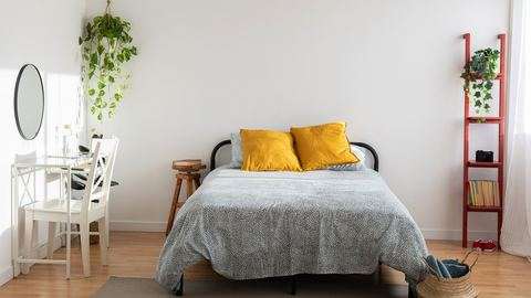 Quarto preparado entre hóspedes num Alojamento Local