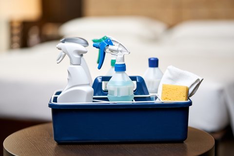 Kit profissional de produtos de limpeza para alojamento local no Porto