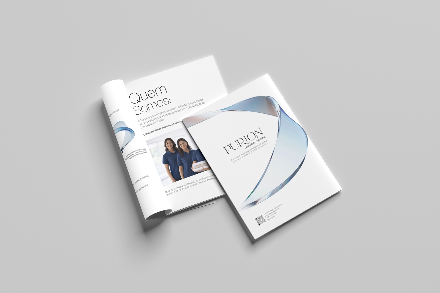 Mockup editorial da Purion com brochuras abertas e página sobre alojamento local